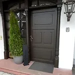 Familienfreundliche 10 Min Zu Fuss Von Legoland Entfernt,80 M2 Stilvolle In Einer Mit Grossen Garten, Fuer Den Ersten Fruehstueck Gefuellten Kuehlschrank,whirlpool, Privaten Waldstueck Und Wunderschoener Terrasse Im Koetz, My Luxu Kleinkötz