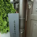 Appartamento Familienfreundliche 10 Min Zu Fuss Von Legoland Entfernt,80 M2 Stilvolle In Einer Mit Grossen Garten, Fuer Den Ersten Fruehstueck Gefuellten Kuehlschrank,whirlpool, Privaten Waldstueck Und Wunderschoener Terrasse Im Koetz, My Luxu Kleinkötz