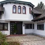 Familienfreundliche 10 Min Zu Fuss Von Legoland Entfernt,80 M2 Stilvolle In Einer Mit Grossen Garten, Fuer Den Ersten Fruehstueck Gefuellten Kuehlschrank,whirlpool, Privaten Waldstueck Und Wunderschoener Terrasse Im Koetz, My Luxu Appartamento Kleinkötz