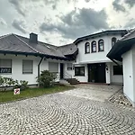 Appartamento Familienfreundliche 10 Min Zu Fuss Von Legoland Entfernt,80 M2 Stilvolle In Einer Mit Grossen Garten, Fuer Den Ersten Fruehstueck Gefuellten Kuehlschrank,whirlpool, Privaten Waldstueck Und Wunderschoener Terrasse Im Koetz, My Luxu Kleinkötz
