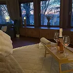 Familienfreundliche 10 Min Zu Fuss Von Legoland Entfernt,80 M2 Stilvolle In Einer Mit Grossen Garten, Fuer Den Ersten Fruehstueck Gefuellten Kuehlschrank,whirlpool, Privaten Waldstueck Und Wunderschoener Terrasse Im Koetz, My Luxu Kleinkötz