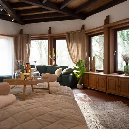Familienfreundliche 10 Min Zu Fuss Von Legoland Entfernt,80 M2 Stilvolle In Einer Mit Grossen Garten, Fuer Den Ersten Fruehstueck Gefuellten Kuehlschrank,whirlpool, Privater Waldstueck Und Wunderschoener Terrasse Im Koetz, My Luxu *