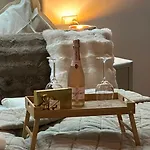 Familienfreundliche 10 Min Zu Fuss Von Legoland Entfernt,80 M2 Stilvolle In Einer Mit Grossen Garten, Fuer Den Ersten Fruehstueck Gefuellten Kuehlschrank,whirlpool, Privaten Waldstueck Und Wunderschoener Terrasse Im Koetz, My Luxu Kleinkötz