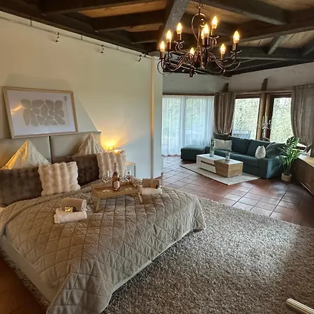 Familienfreundliche 10 Min Zu Fuss Von Legoland Entfernt,80 M2 Stilvolle In Einer Mit Grossen Garten, Fuer Den Ersten Fruehstueck Gefuellten Kuehlschrank,whirlpool, Privater Waldstueck Und Wunderschoener Terrasse Im Koetz, My Luxu