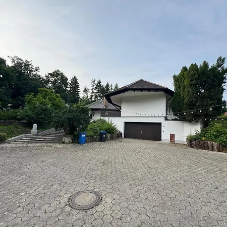 Familienfreundliche 10 Min Zu Fuss Von Legoland Entfernt,80 M2 Stilvolle In Einer Mit Grossen Garten, Fuer Den Ersten Fruehstueck Gefuellten Kuehlschrank,whirlpool, Privater Waldstueck Und Wunderschoener Terrasse Im Koetz, My Luxu Lejlighed Kleinkötz