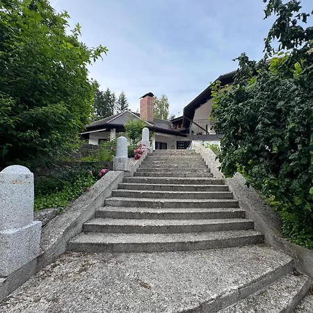 Familienfreundliche 10 Min Zu Fuss Von Legoland Entfernt,80 M2 Stilvolle In Einer Mit Grossen Garten, Fuer Den Ersten Fruehstueck Gefuellten Kuehlschrank,whirlpool, Privater Waldstueck Und Wunderschoener Terrasse Im Koetz, My Luxu