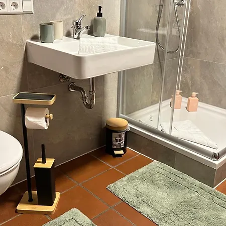 Familienfreundliche 10 Min Zu Fuss Von Legoland Entfernt,80 M2 Stilvolle In Einer Mit Grossen Garten, Fuer Den Ersten Fruehstueck Gefuellten Kuehlschrank,whirlpool, Privater Waldstueck Und Wunderschoener Terrasse Im Koetz, My Luxu *