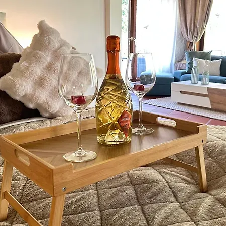 Lejlighed Familienfreundliche 10 Min Zu Fuss Von Legoland Entfernt,80 M2 Stilvolle In Einer Mit Grossen Garten, Fuer Den Ersten Fruehstueck Gefuellten Kuehlschrank,whirlpool, Privater Waldstueck Und Wunderschoener Terrasse Im Koetz, My Luxu Kleinkötz