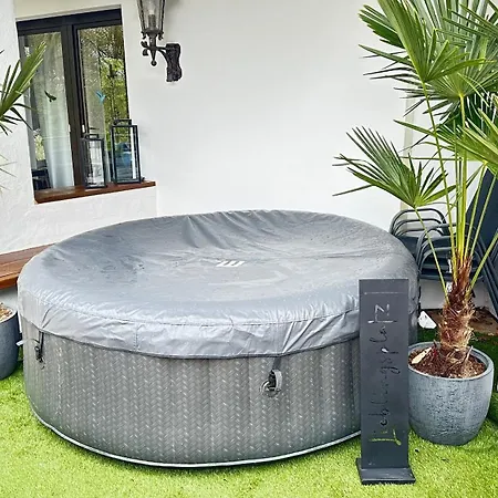 Familienfreundliche 10 Min Zu Fuss Von Legoland Entfernt,80 M2 Stilvolle In Einer Mit Grossen Garten, Fuer Den Ersten Fruehstueck Gefuellten Kuehlschrank,whirlpool, Privater Waldstueck Und Wunderschoener Terrasse Im Koetz, My Luxu Lejlighed *